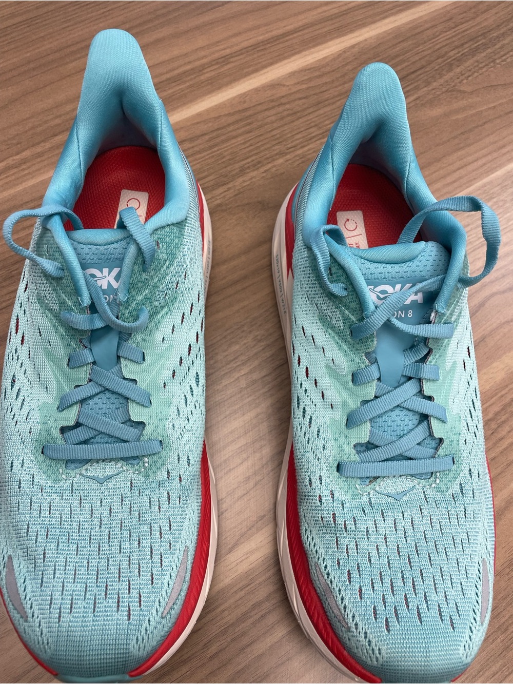 Hoka Clifton 8 Women's Teal Running Shoes with Red Accent - Picture 2 of 8